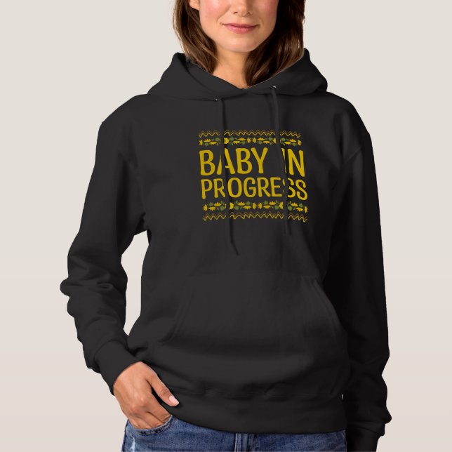 Baby in Progress New Mom Pregnancy Announcement Mo T Shirt (Framsida)