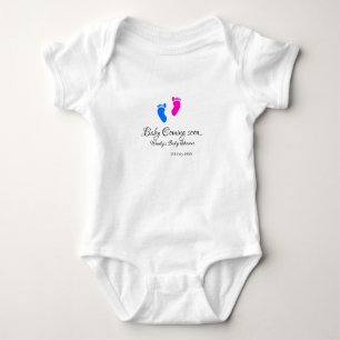 Baby kommer snart baby shower blå rosa bebisfötter t shirt