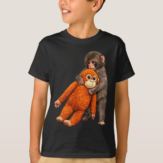 Baby monkey punch hugging  t shirt (Framsida)