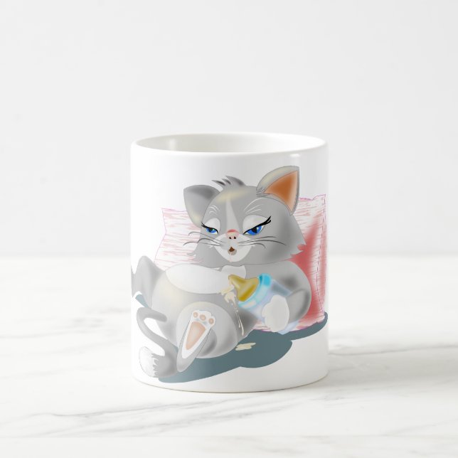 Baby Mugg med Little Kitten Eating Mjölk - Målning (Center)