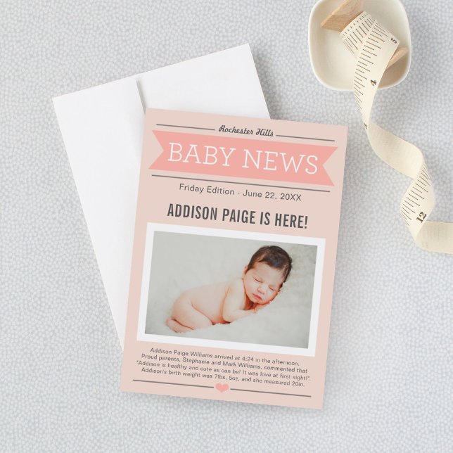 Baby News Tidning Rosafärgad Babyflicka Foto Meddelande (Skapare uppladdad)