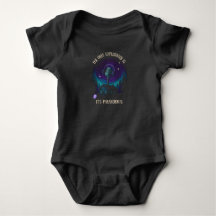 Baby Onsie - Hytt i skogen-design på MÖRK
