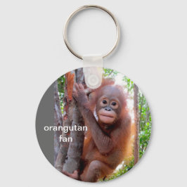 Baby Orangutan i Träd Nyckelring