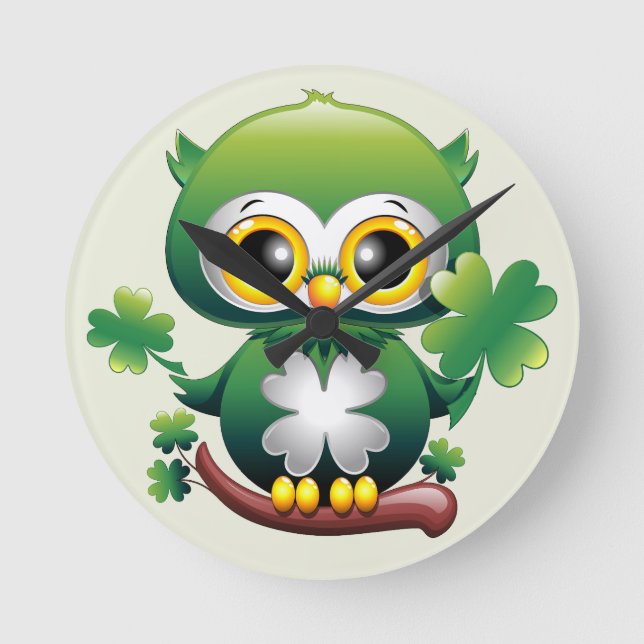 Baby Owl Cute St Patrick Cartoon Rund Klocka (Framsida)