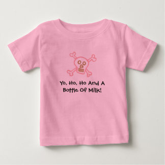 Baby Pirat Needs Mjölk T-shirt