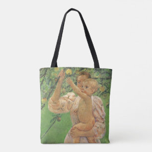 Baby Reaching for an Apple av Mary Cassatt Tygkasse