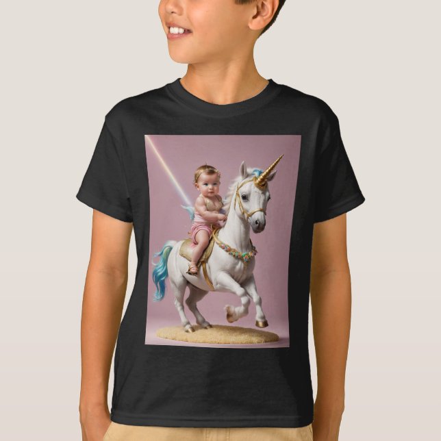 Baby Riding A Unicorn T Shirt (Framsida)