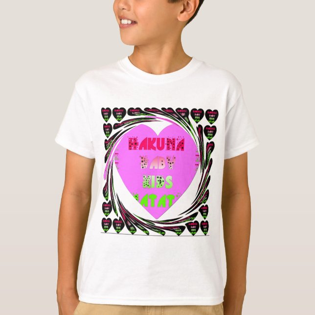 Baby Rosa Hearts Hakuna Matata Baby Kids Design.p T Shirt (Framsida)