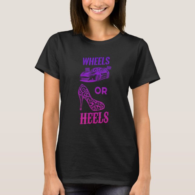 Baby Shower Gender Reveal Wheels Or Heels Tee (Framsida)