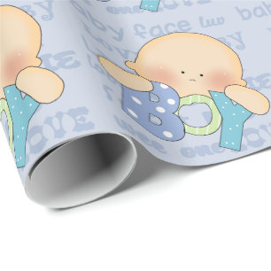Baby Shower-pojke som omsluter papper Presentpapper