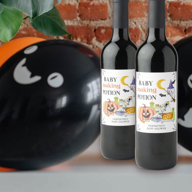 Baby Skapar Potion Halloween Baby Shower Vinflaska Etikett (Baby Making Potion wine bottle labels with cute halloween theme)