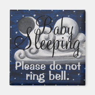 Baby som sovar den molniga nattytterdörrmagneten magnet