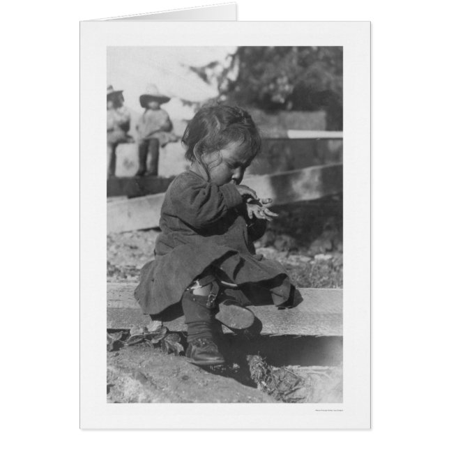 Baby som spelar i Nome 1906 Hälsningskort (Framsidan)