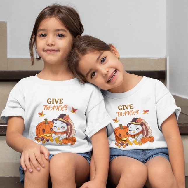Baby Turkiet och Pumpkin firar Thanksgivingen T Shirt (Skapare uppladdad)