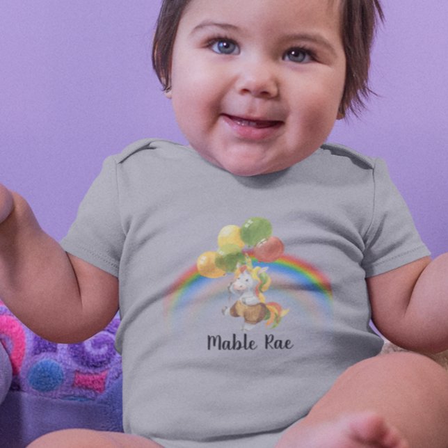 Baby Unicorn med Balloon Rainbow Namn T Shirt (Skapare uppladdad)