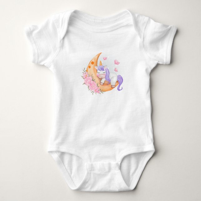 Baby Unicorn över Måne med blommor T Shirt (Framsida)