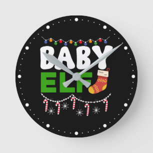 Babyälv julfirande design-84608 rund klocka