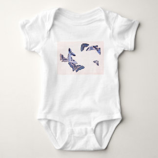 BABYDRÄKT JAPANSKA FJÄRILAR OCH EGET NAMN T SHIRT