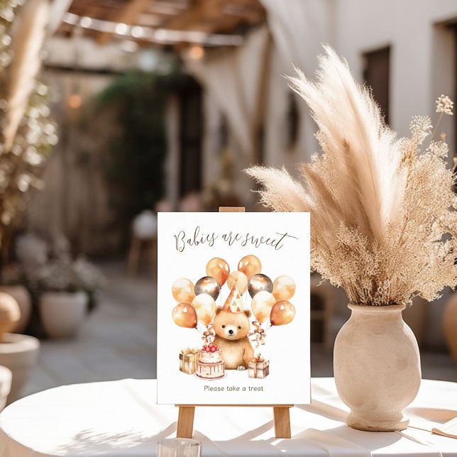 Babydusch Bear Spädbarn är söt att ta sig ett slag Poster (Skapare uppladdad)