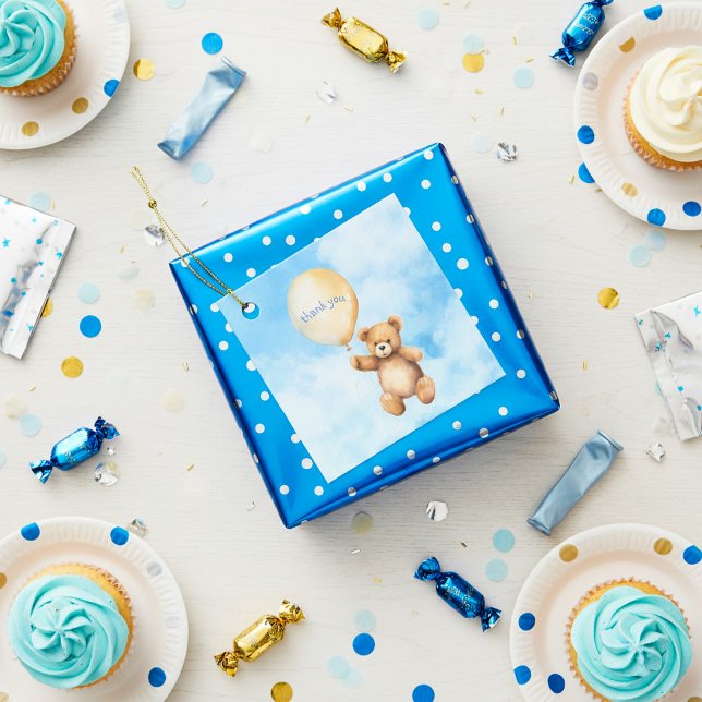 Babydusch, tack för söt nalle i blå himmel gåvor etiketter (Baby shower thank cute teddy bear in blue sky favor tags.)