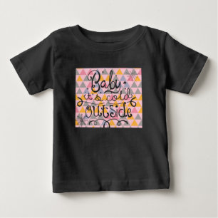 Babyen är det kallt utanför tröjan t shirt