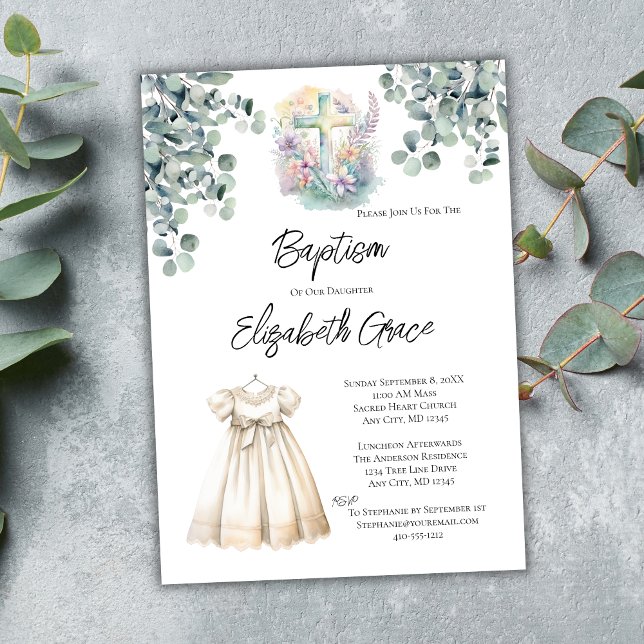 Babyflicka Kors Eukalyptus Klänning Dop Luncheon Inbjudningar (Baptism Christening White Baptism Dress Floral Cross Eucalyptus Baptism Invitation with Luncheon)