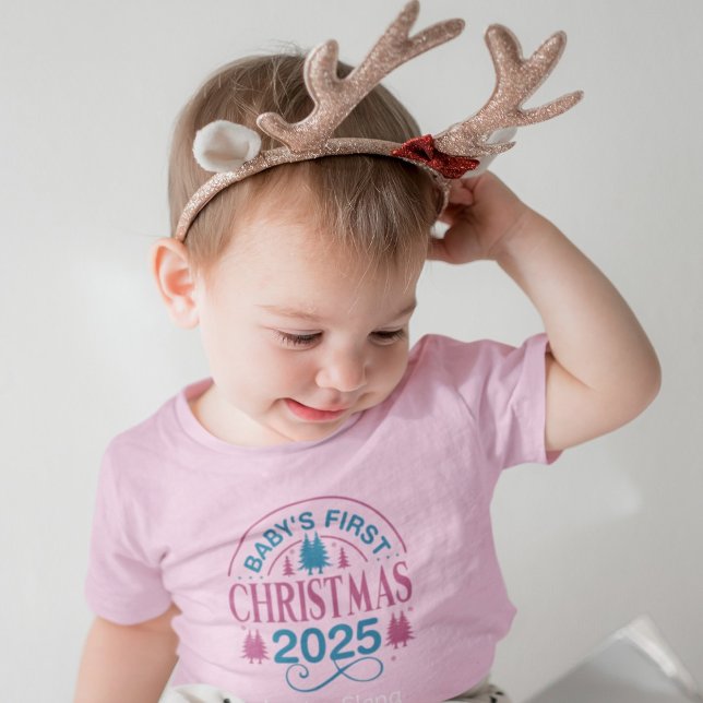 Babyflickans första jul rosa t shirt (Skapare uppladdad)