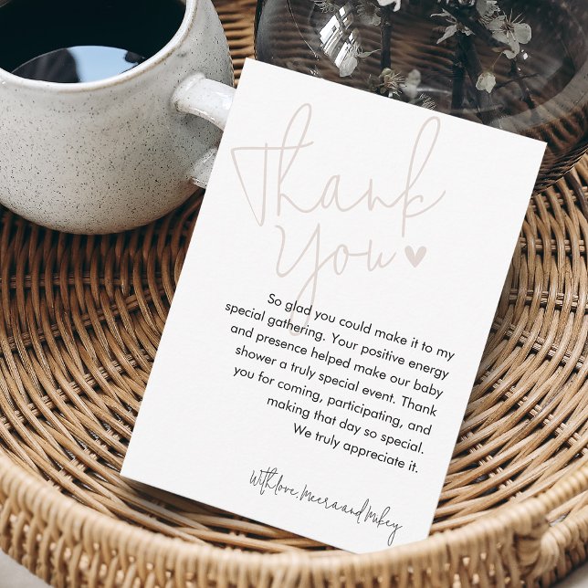 Babykläder för modern Rosa i skript Tack Kort (Modern Script Pink Baby Shower Thank You Card)