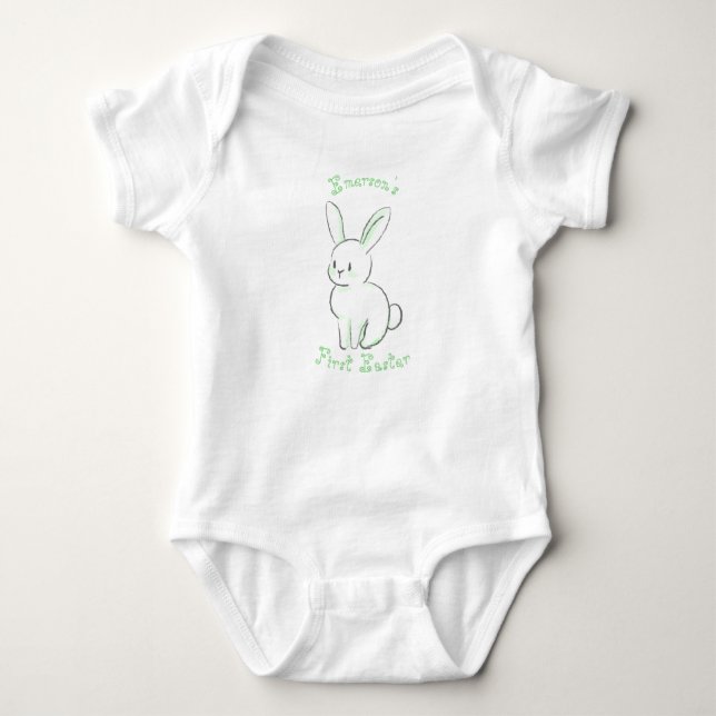 Babyns första påsk med söt sittande kanin grön t shirt (Framsida)