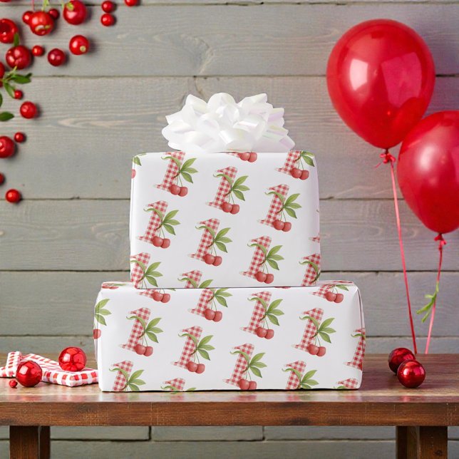 Baby's Cherry Första Röda Gingham Födelsedag Presentpapper (Skapare uppladdad)