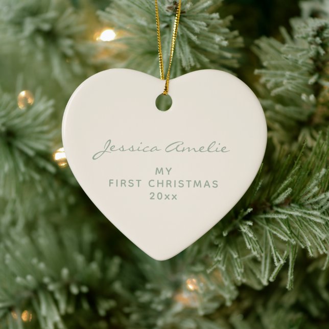 Baby's First Christmas 2026 Anpassad Sage Cream Julgransprydnad Keramik (Träd)