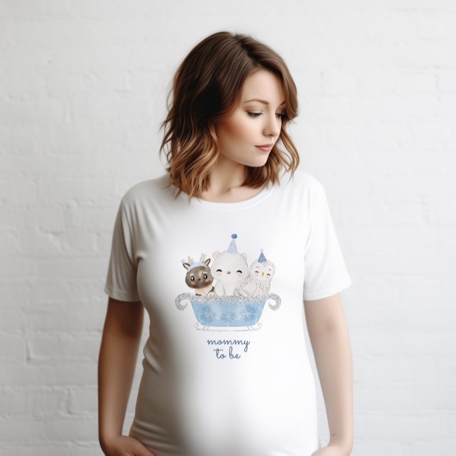 Babyskor för arktiska djur i vinter Woodland T Shirt (mommy to be design for winter baby shower with arctic woodland animals)