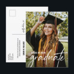 Bachelor of Science Anpassningsbar Photo Meddelande Vykort<br><div class="desc">Vi presenterar vårt "Bachelor of Science Anpassningsbar Photo Studenten Postcard" - en personlig och ett högtidligt sätt att tillkännage att din kandidat har uppnått sin examen. Det här vykortet innehåller ett foto av anpassadet student vid sidan av deras examenstitel, som fångar det väsentliga i denna viktiga milstolpe. Anpassa alla detaljer...</div>