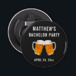 Bachelor Party Wedding Favor Beer Cheers Flasköppnare<br><div class="desc">Den här flaska-öppnaren är en bröllopsförmån för roligten som du kan ge killarna,  inklusive dina marskalkar,  som en gåva från din reklamfest. Skål för brudgummen! Anpassa med namn och kandidatens partidatum. Färg och typsnitt för bakgrund och text kan ändras så att de passar dina önskemål.</div>