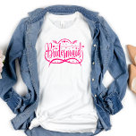 Bachelorette Bridesmaid Rosa Typography T-Shirt<br><div class="desc">Tröja skjortan för brudarna bästa vän,  bruden. Underbar till bära om en bachelorette helg med flickorna eller under aktiviteterna före bröllop.</div>