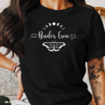 Bachelorette Party celestial gothic T Shirt<br><div class="desc">Det här är en snyggt, en sansad, gotisk, bachelorette-partidesign. I klassiskt svartvitt har den en mystisk fas och matt i måne med ord Brides besättning i manustypografi med hjärtaccenter. Perfekt för en söt gotisk celestial, ett bachelorette-parti eller en flickas helg och idealisk som en matchande t-shirt, partiförmån, party-tillbehör eller mutat...</div>
