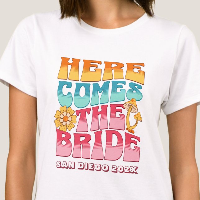 Bachelorette Party Groovy Retro Vågigt textBride T Shirt (Skapare uppladdad)