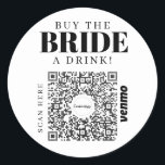 Bachelorette Venmo QR-kod Köp en brud. Runt Klistermärke<br><div class="desc">Se till att bruden inte behöver betala för en enda dryck med underbara Bachelorette Party Venmo QR-klistermärken! Köp en lakan och ge till hela bachelorettpartiet! Lägg bara till en egen QR-kodavbildning för Venmo, PayPal eller Pengarar App. Alla vid party kan enkelt söka igenom denna QR-kod och överföra höger till ditt...</div>