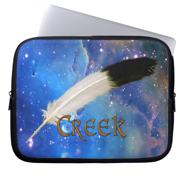 BÄCK Nation & Feather Space Laptop sleeve (Framsidan)