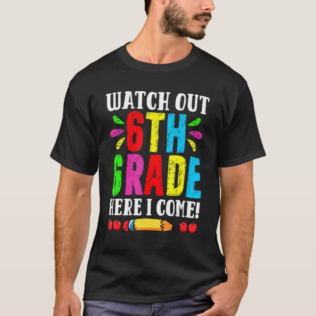 Back to school bevaka 6e Klass här i Kom Fir T Shirt (Framsida)