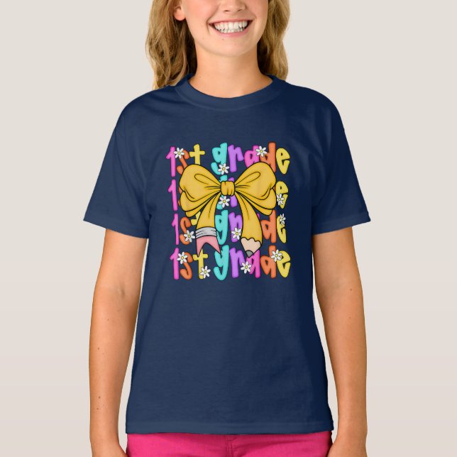 Back to school Coquette Bow 1:a Klass T Shirt (Framsida)