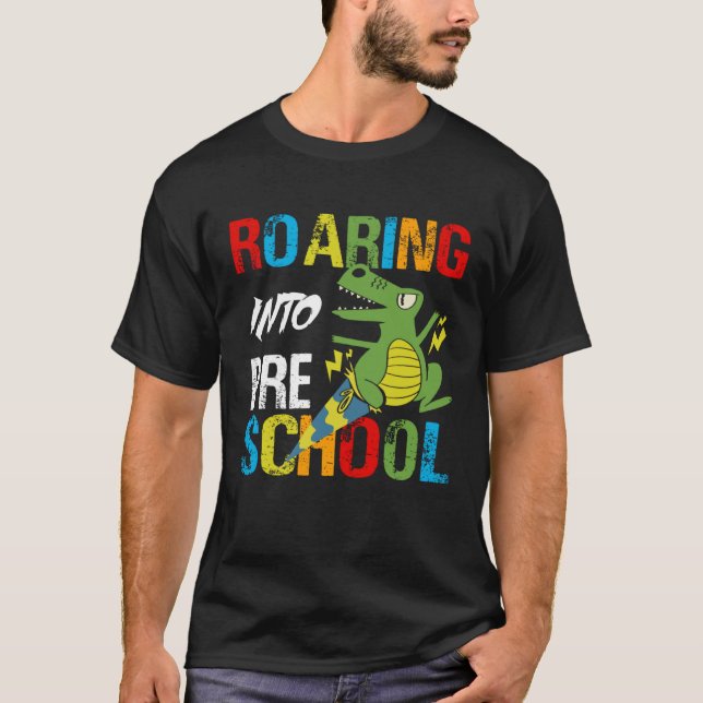 Back to School Dino  Roaring Into Preschool Dinosa T Shirt (Framsida)