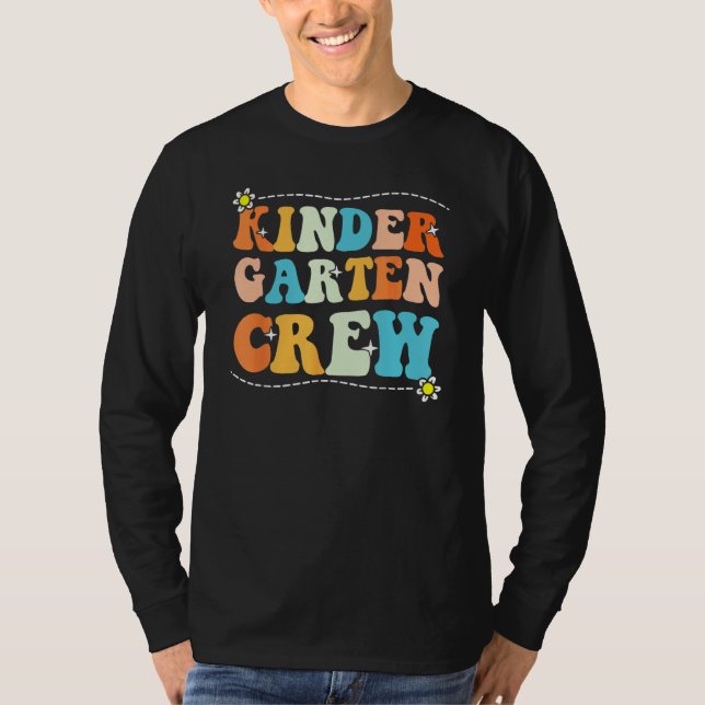 Back To School Kindergarten Crew Groovy Retro Teac T Shirt (Framsida)