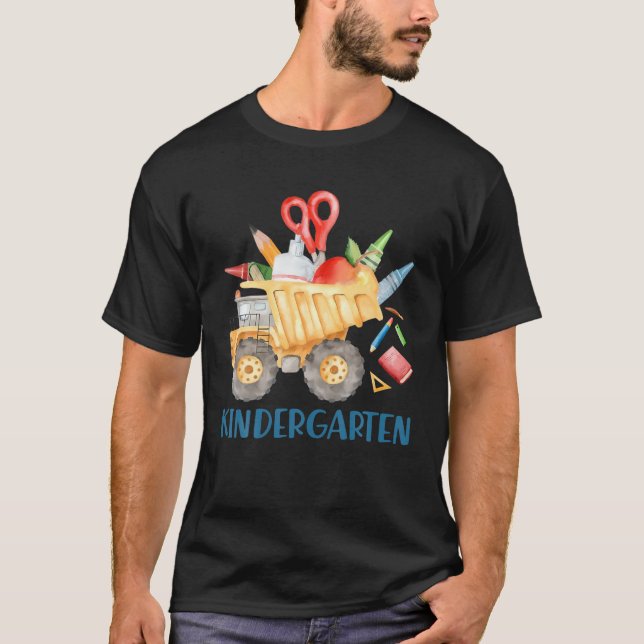 Back to school Kindergarten Monogram Lastbil Bo T Shirt (Framsida)