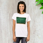 Back to school Science Chalkboard Education T Shirt<br><div class="desc">Visa upp din kärlek för vetenskap och inlärning med den här "Back to school Science"-kvinnans T-shirt. Med en ritning av kretskort-stil fylld med roligt-vetenskapliga illustrationer som planeter, bakers, DNA och mikroskop är det perfekten för lärare, studenter och vetenskapsentusiaster. Den här garantin är bekväm och pedagogisk och passar perfekt för bära...</div>
