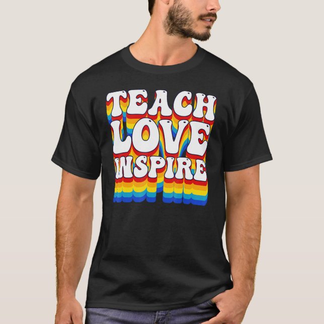 Back to school Teach Kärlek Inspire Retro Teacher  T Shirt (Framsida)