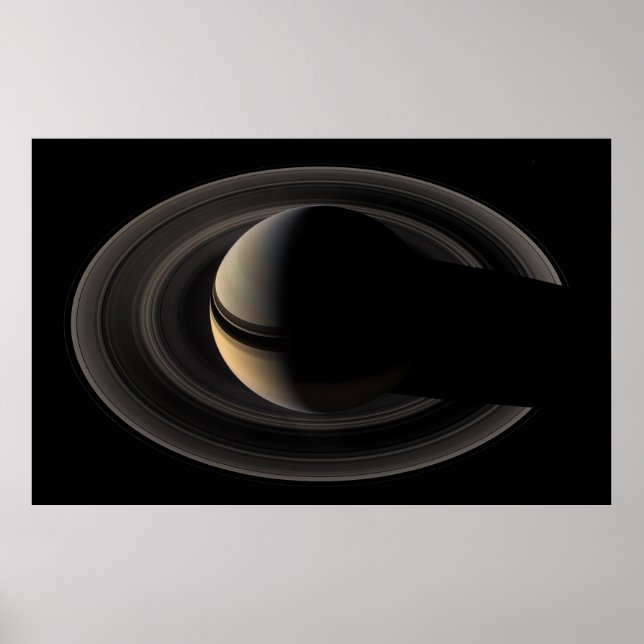 Backlit Saturnus från Cassini Orbiter Poster (Framsidan)
