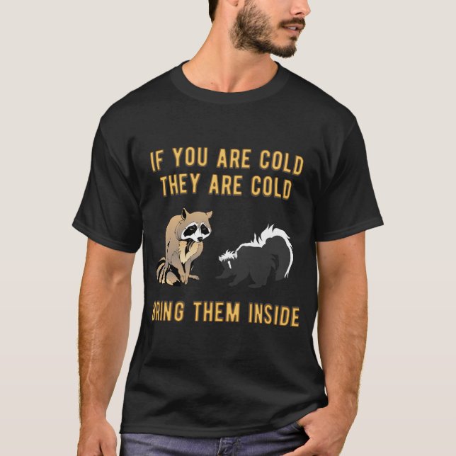 Backyard Animals Meme Funny Raccoon Skunk Gift T Shirt (Framsida)