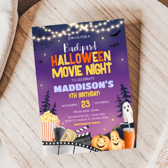 Backyard Halloween Födelsedagsfest Movie Night Inbjudningar (Backyard Cute Halloween Party Movie Night Party Invitation)