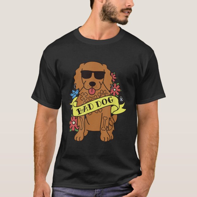 Bad Hund Tattoo Er Spansk Hund T Shirt (Framsida)